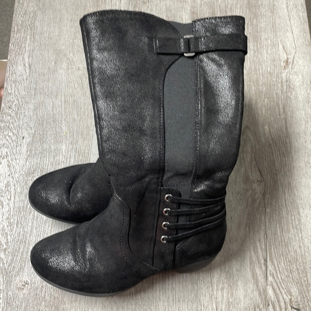 Jessica Cline high boot with small heel
